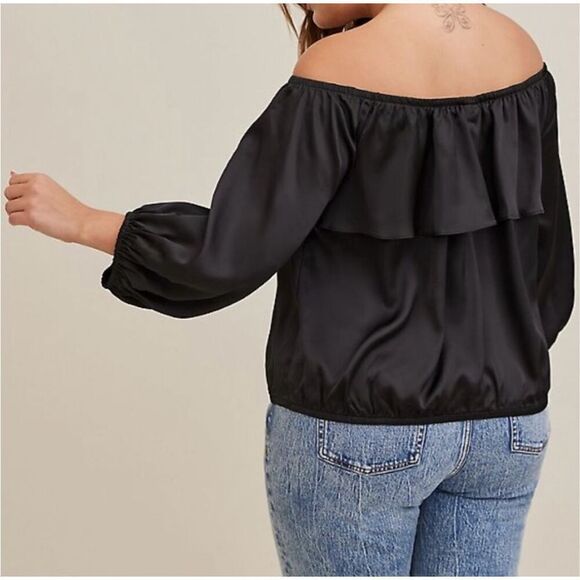✨Torrid Off Shoulder Ruffle Black Sz 00 Blouse✨ - Picture 3 of 11